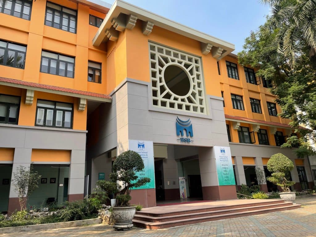 Quyết dịnh về việc ban hành Quy chế tuyển sinh đại học chính quy tại Đại học Quốc gia Hà Nội