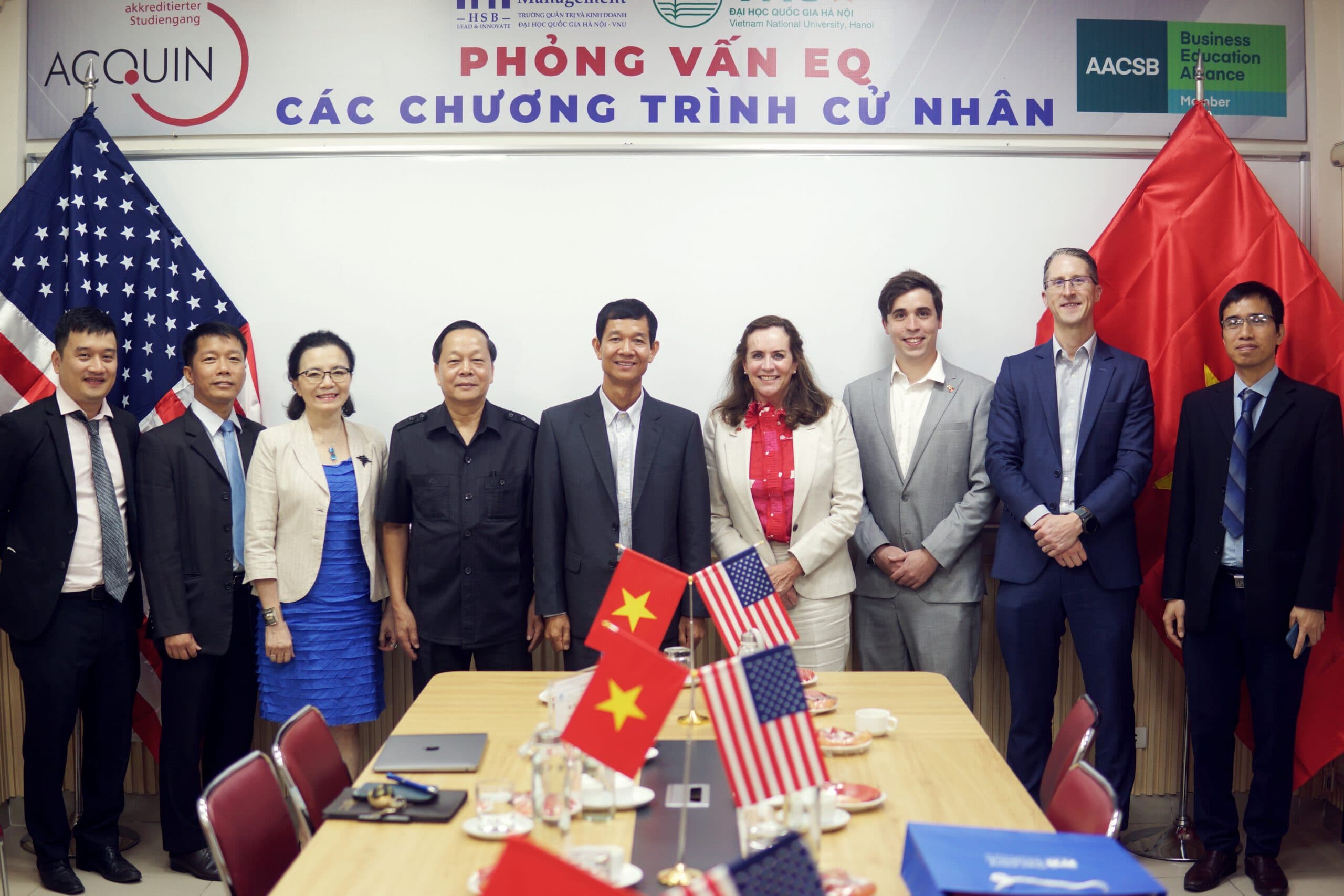 ĐẶC PHÁI VIÊN TỔNG THỐNG MỸ THẢO LUẬN VỀ HỢP TÁC VỚI HSB