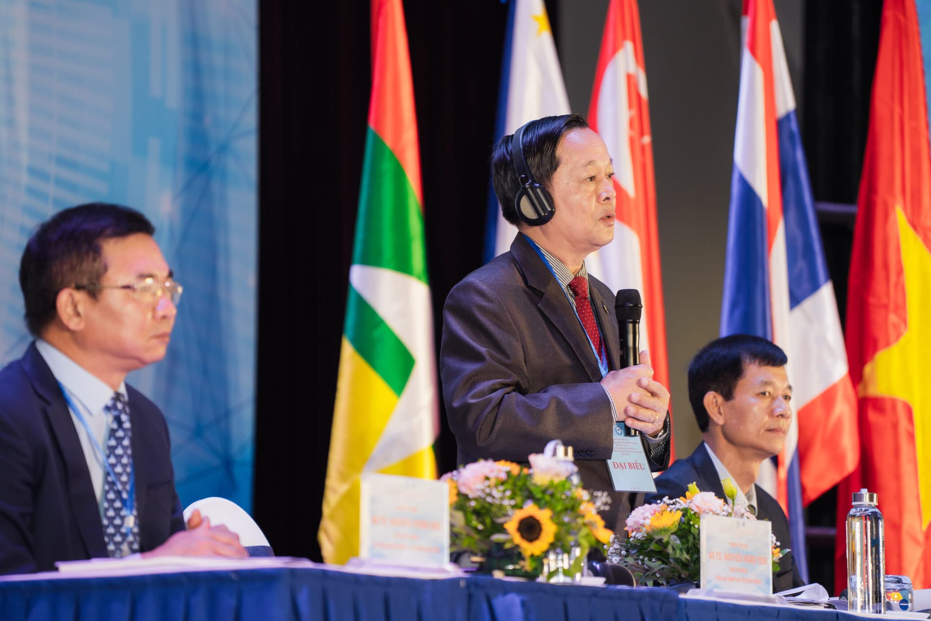 DIỄN ĐÀN HỢP TÁC QUẢN TRỊ AN NINH PHI TRUYỀN THÔNG KHU VỰC ASEAN -NƠI CHIA SẺ CỦA CÁC NHÀ HOẠCH ĐỊNH CHÍNH SÁCH VÀ CÁC HỌC GIẢ VIỆT NAM VÀ QUỐC TẾ