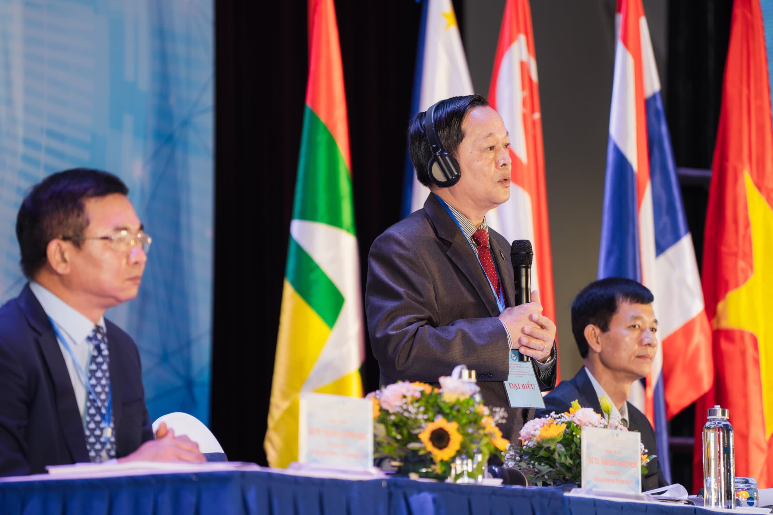 DIỄN ĐÀN HỢP TÁC QUẢN TRỊ AN NINH PHI TRUYỀN THÔNG KHU VỰC ASEAN -NƠI CHIA SẺ CỦA CÁC NHÀ HOẠCH ĐỊNH CHÍNH SÁCH VÀ CÁC HỌC GIẢ VIỆT NAM VÀ QUỐC TẾ
