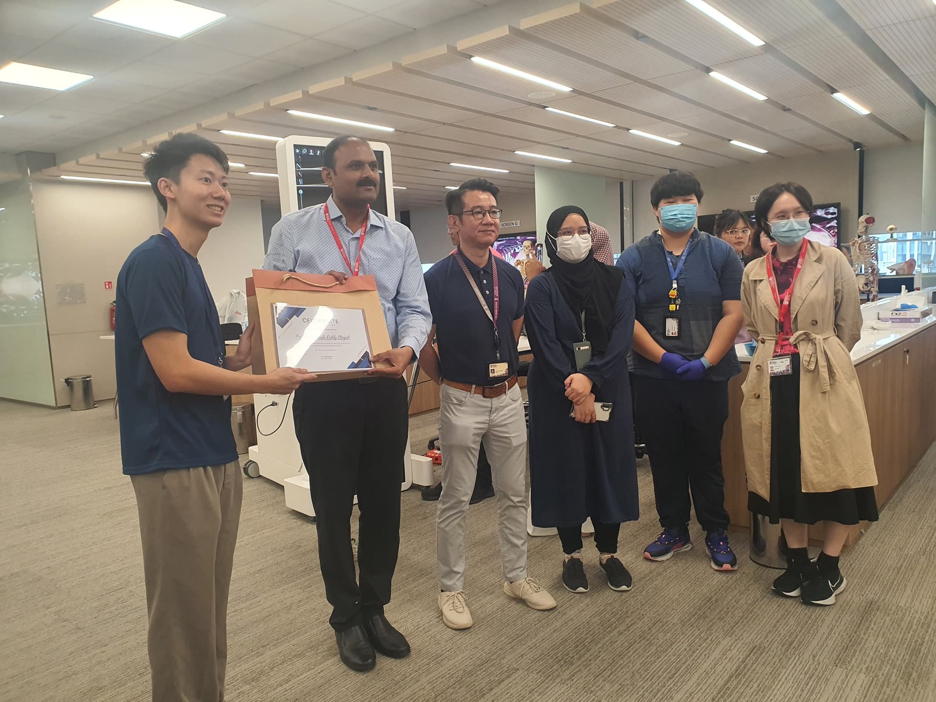 Thông báo Chương trình trao đổi sinh viên quốc tế và học bổng thạc sĩ - ĐHQG, Singapore