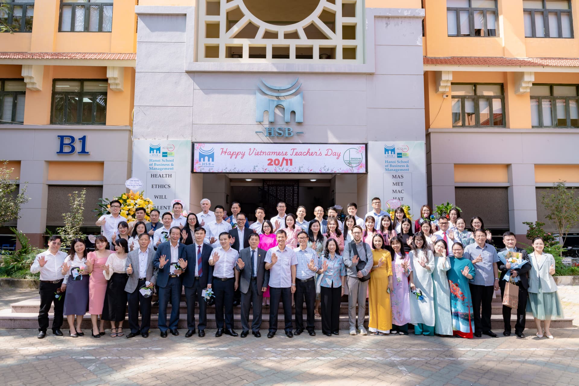 20/11 TẠI TRƯỜNG QUẢN TRỊ VÀ KINH DOANH: BUỔI LỄ TRI ÂN VÀ ĐỊNH HƯỚNG TƯƠNG LAI